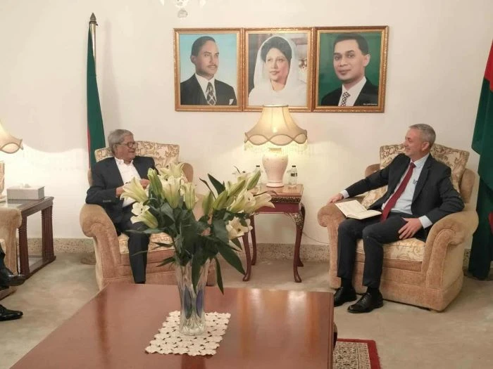 বিএনপি মহাসচিব মির্জা ফখরুলের সাথে ইইউ রাষ্ট্রদূতের বৈঠক 